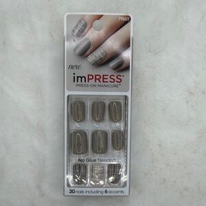 Kiss imPRESS Press-On Manicure Nail Set - Rainbow (Light Gray with Accent Nails)